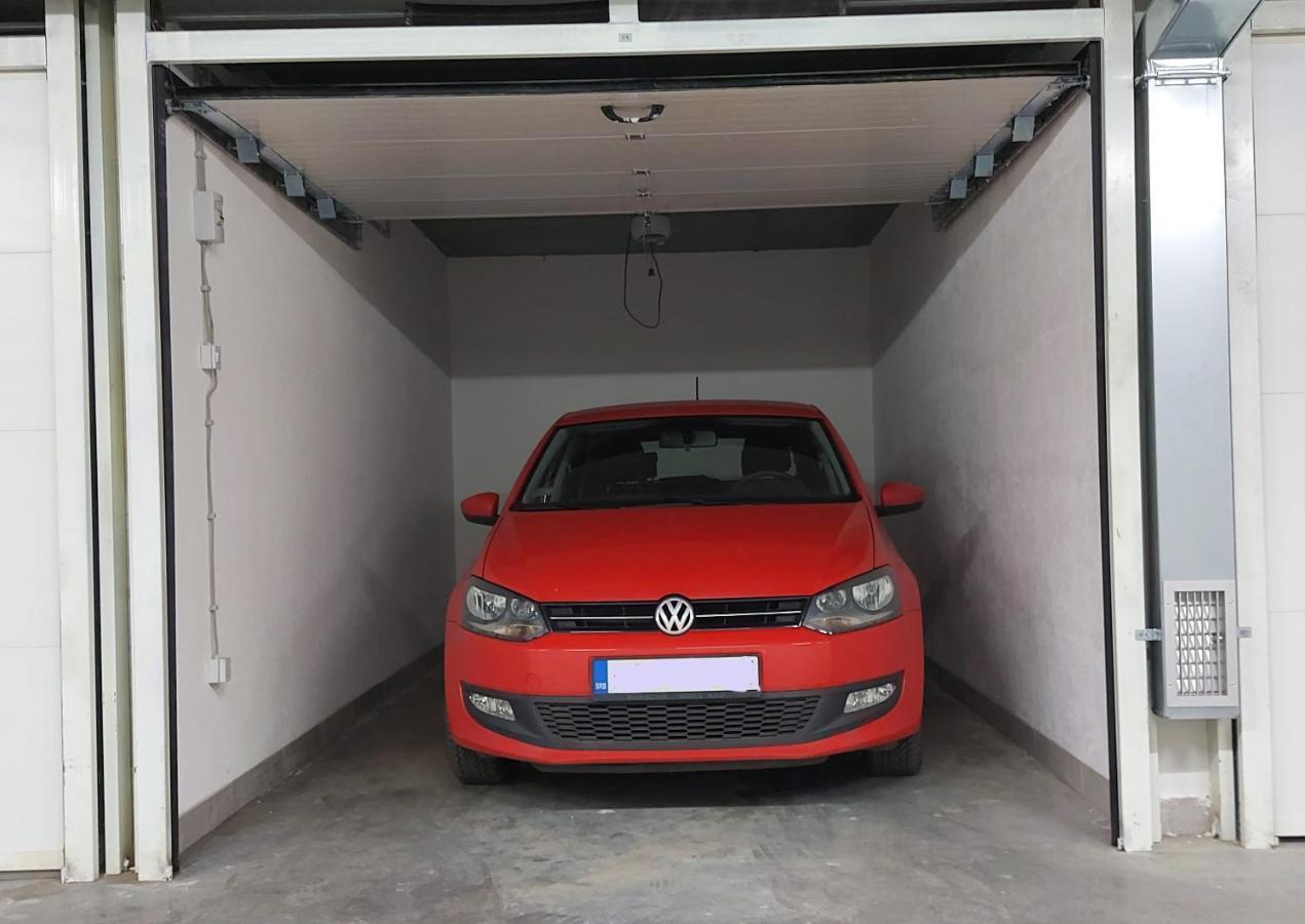 Apartment 54 City Center - Free Private Garage Újvidék Kültér fotó