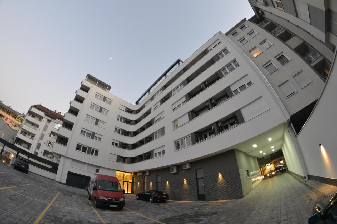 Apartment 54 City Center - Free Private Garage Újvidék Kültér fotó
